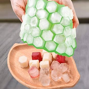 Honeycomb-Shaped Ice Tray With Lid